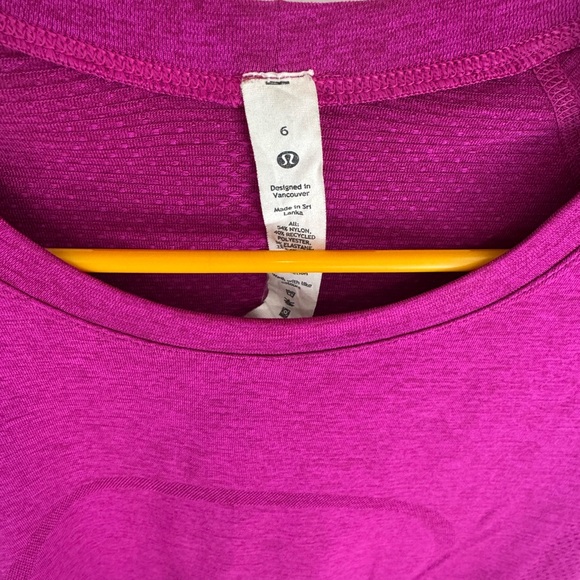 lululemon athletica Fuchsia Short Sleeve Tee - Picture 3 of 3